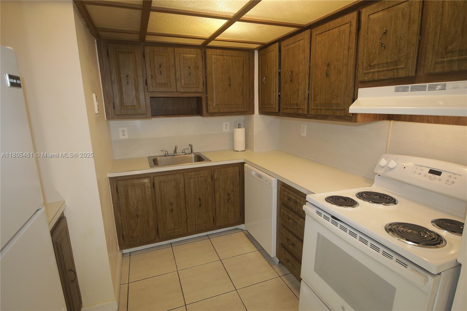 2450 NE 135th St # 805