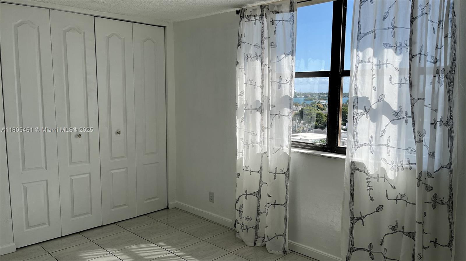 2450 NE 135th St # 805