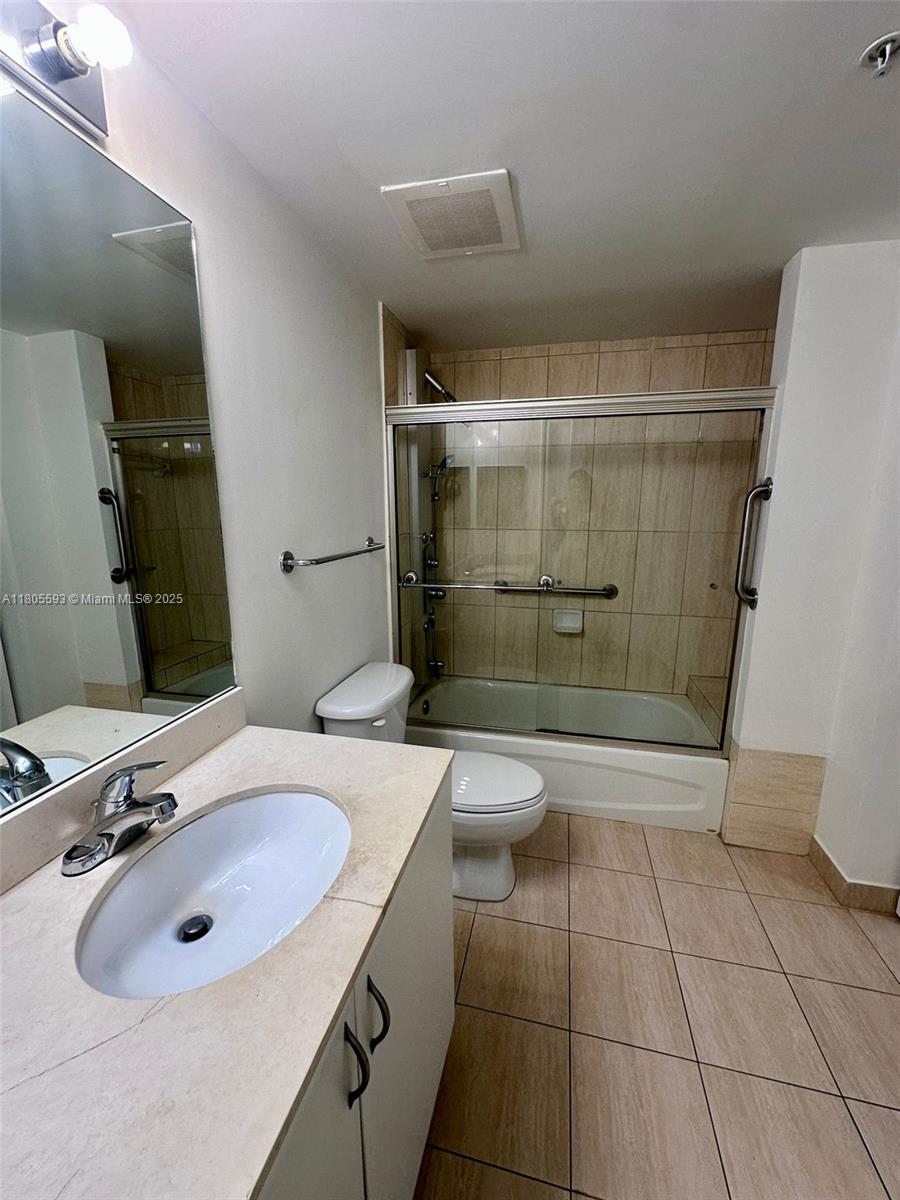 1750 N Bayshore Dr # 2406