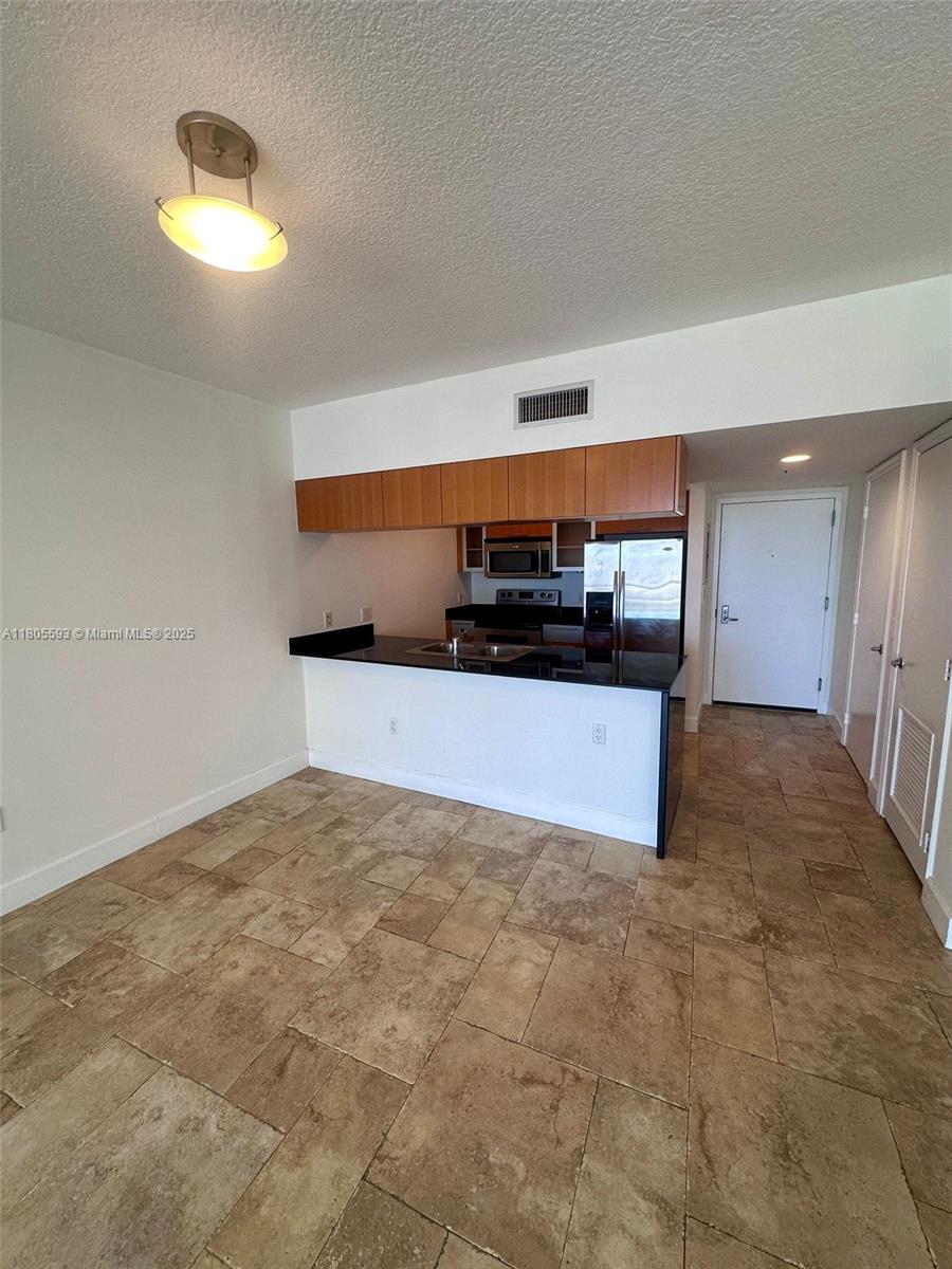 1750 N Bayshore Dr # 2406