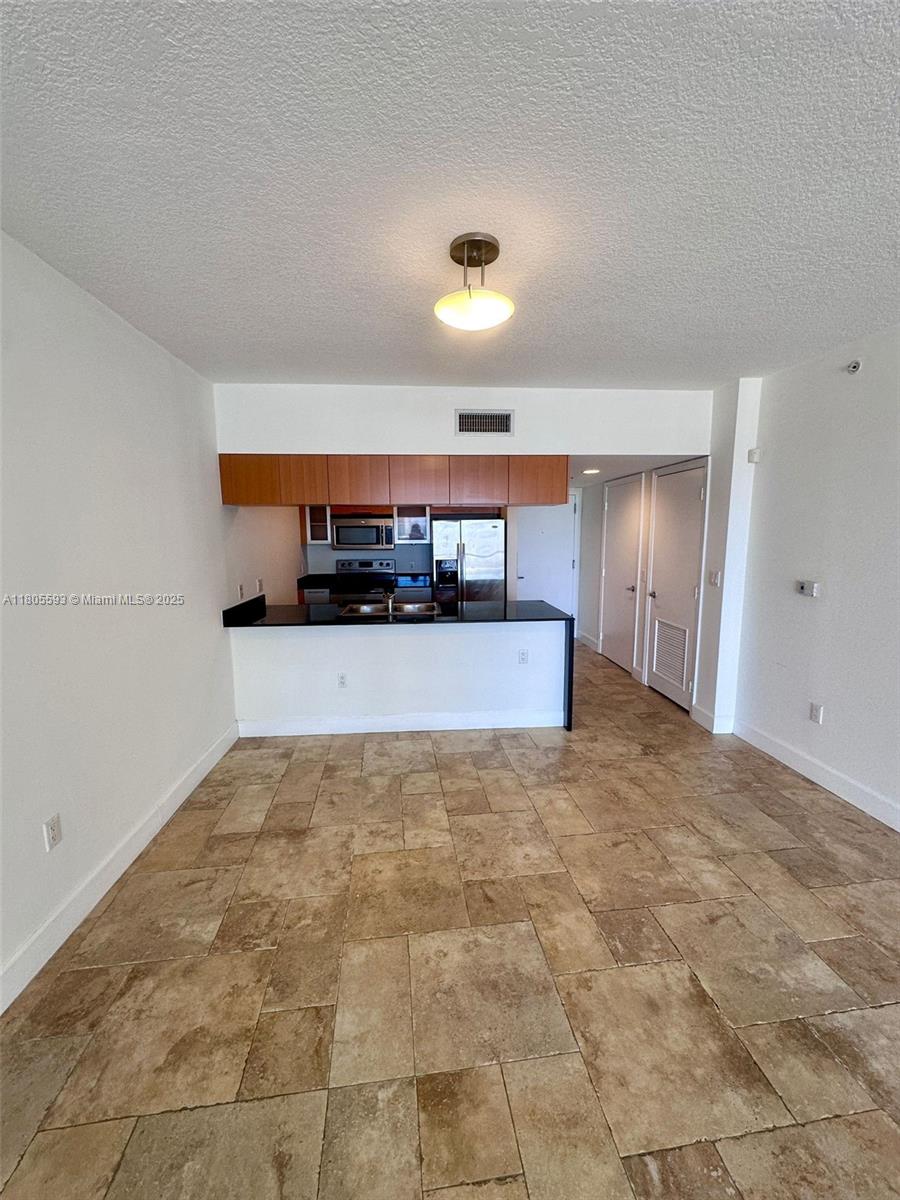 1750 N Bayshore Dr # 2406