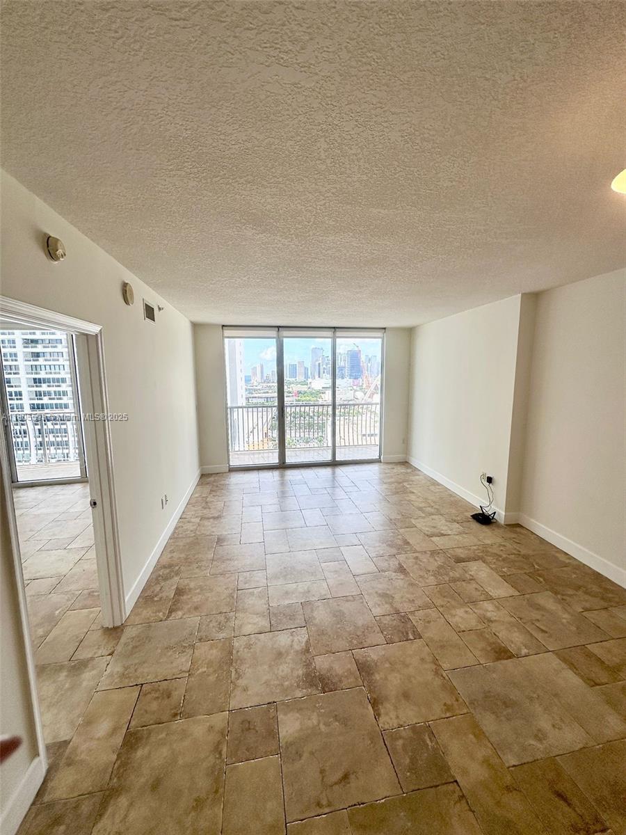 1750 N Bayshore Dr # 2406