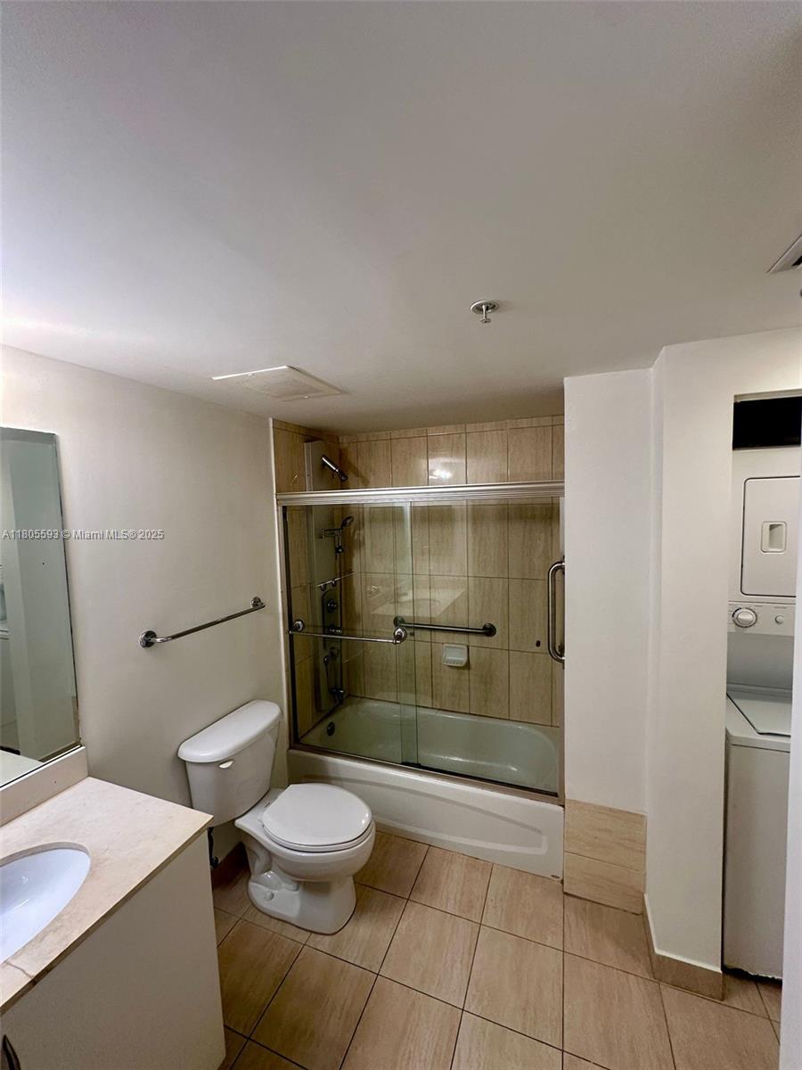 1750 N Bayshore Dr # 2406