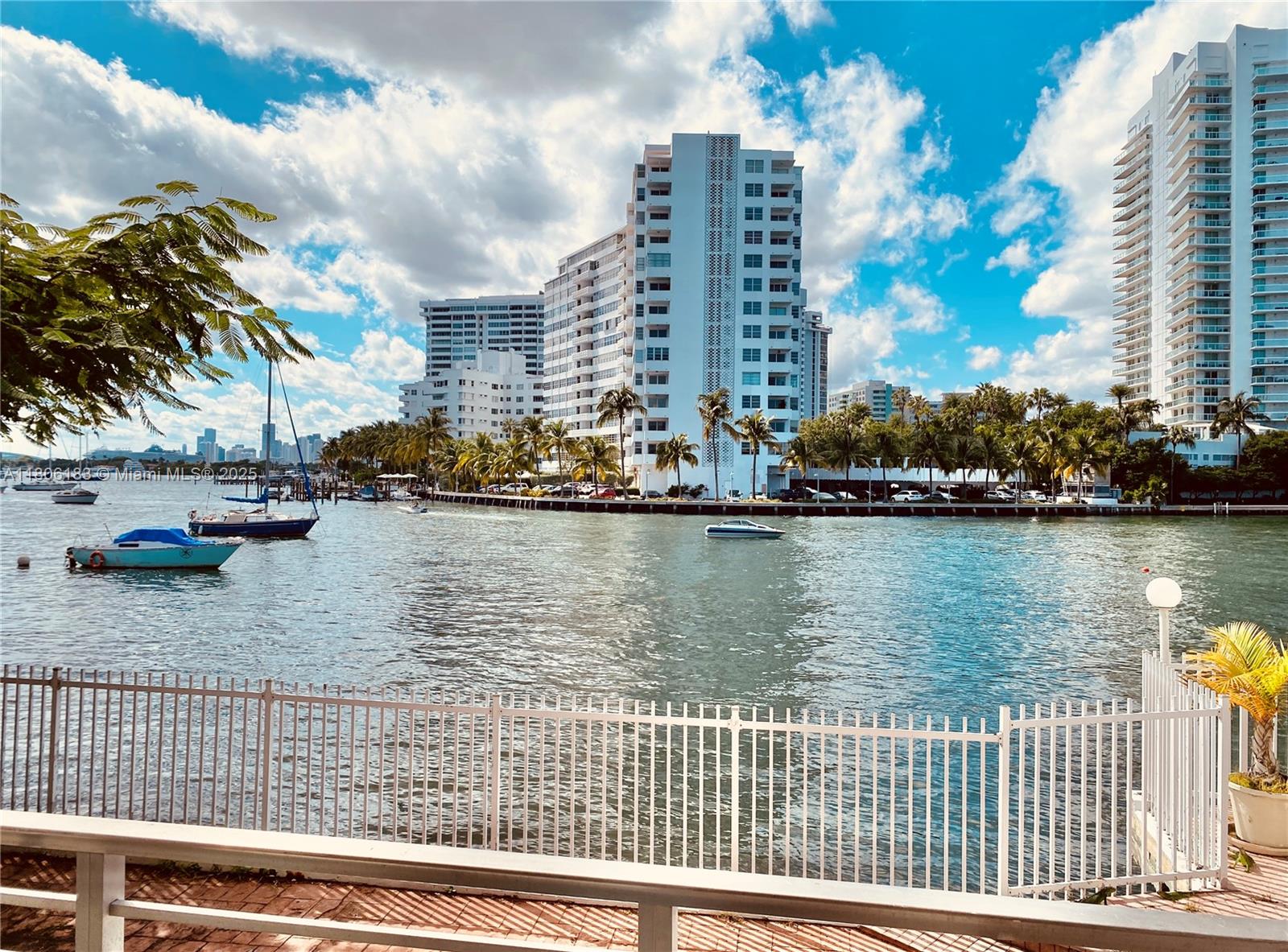 1441 Lincoln Rd # 206