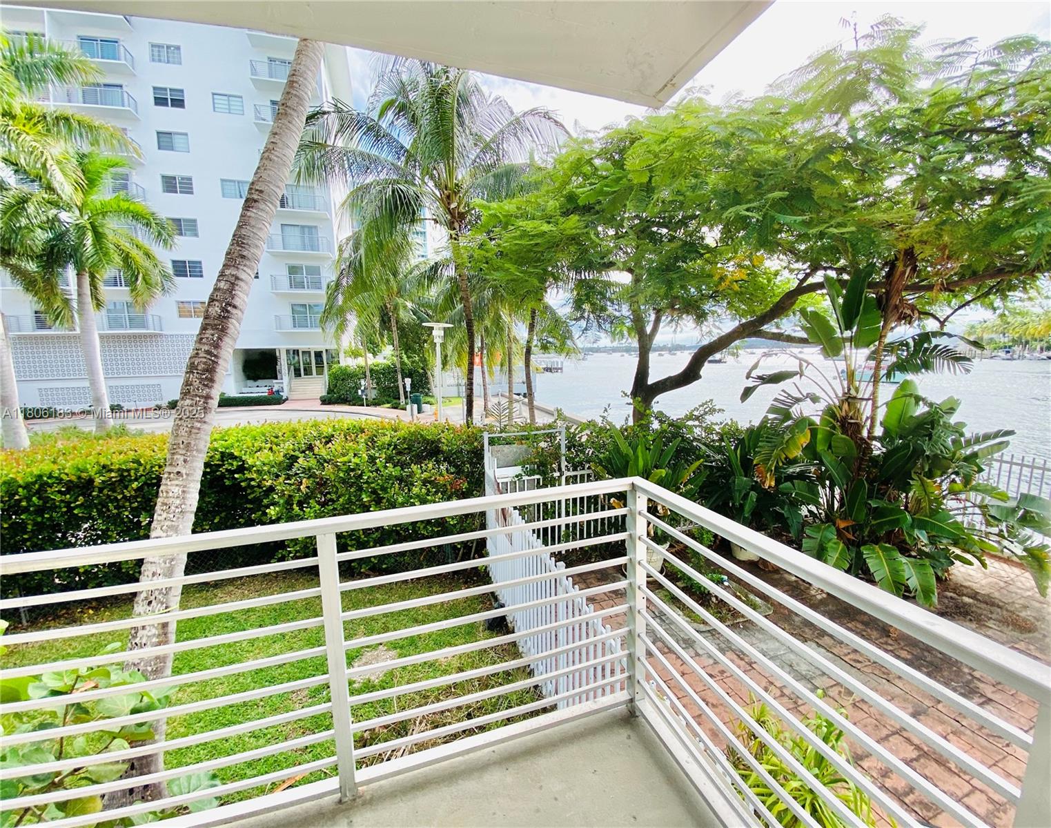 1441 Lincoln Rd # 206