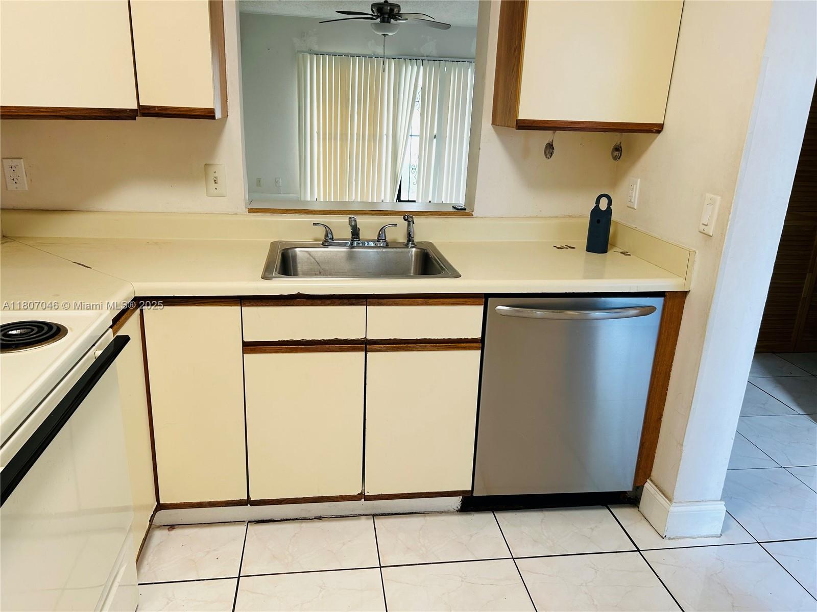 8720 N Sherman Cir # 106