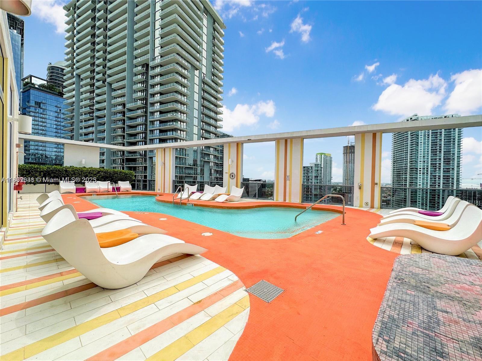 31 SE 6th St # 703