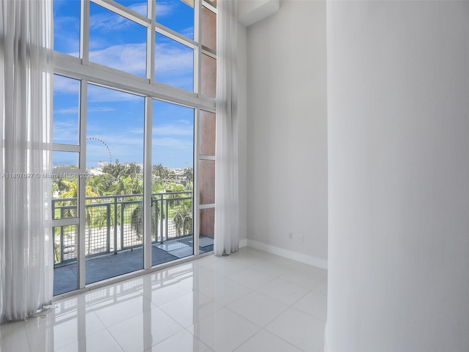 244 Biscayne Blvd # 439