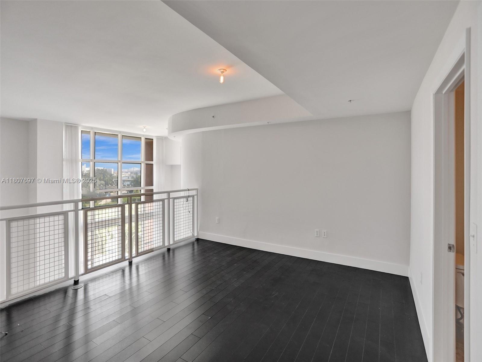 244 Biscayne Blvd # 439