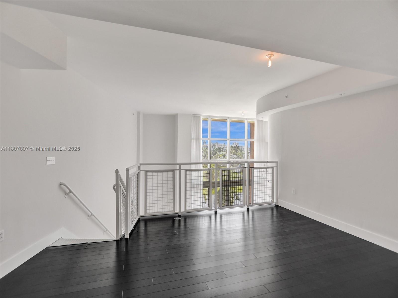 244 Biscayne Blvd # 439