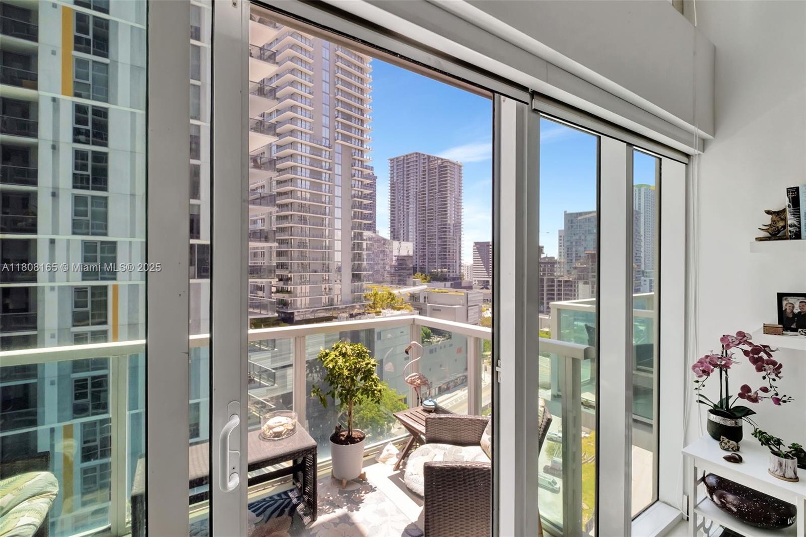 41 SE 5th St # 1012