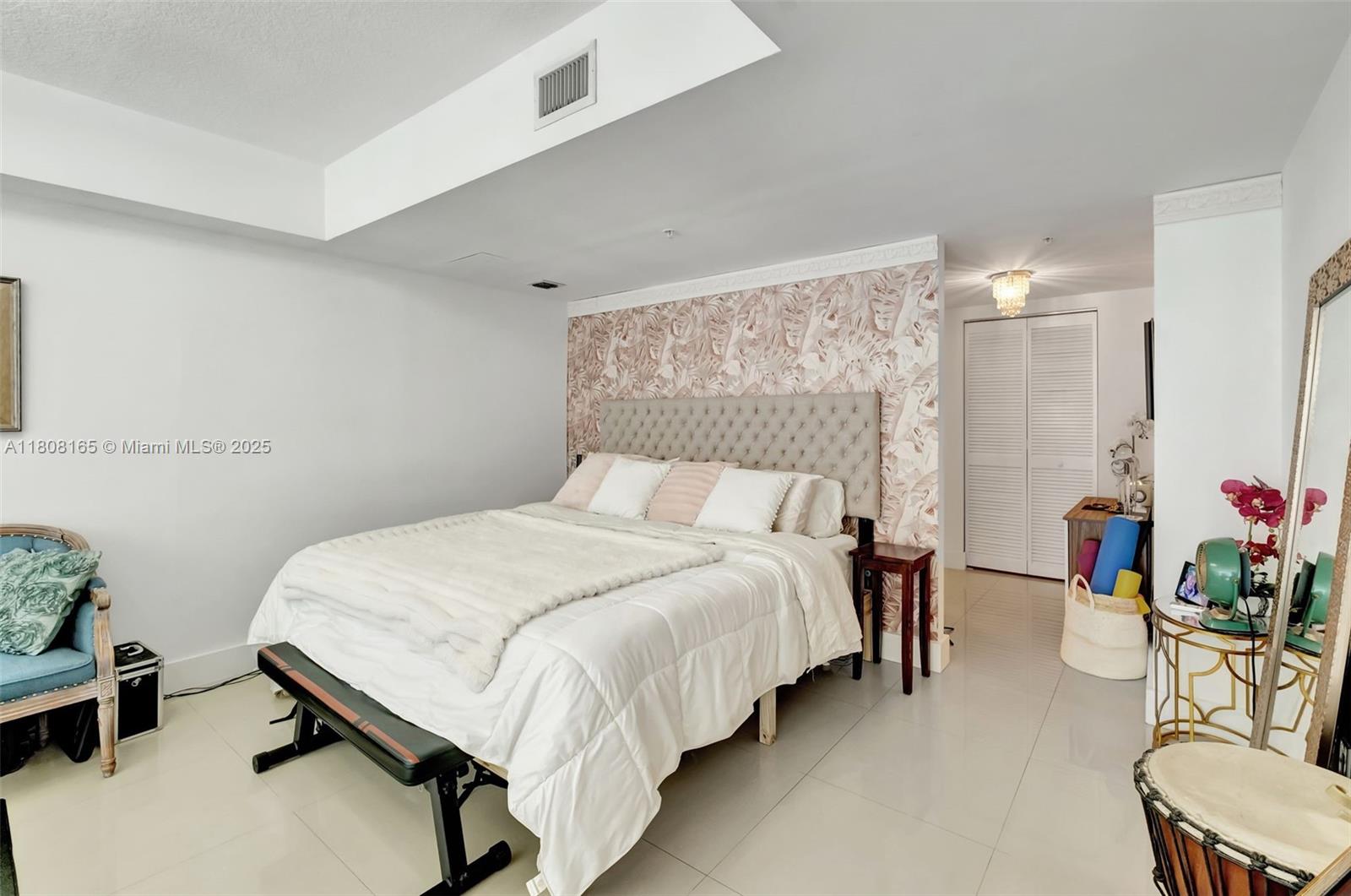 41 SE 5th St # 1012