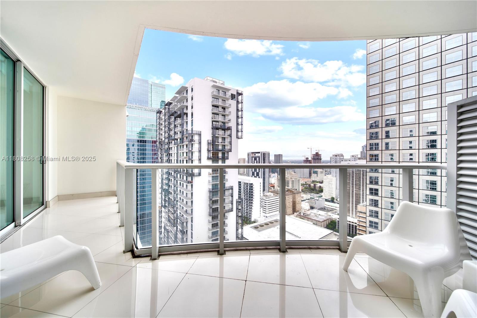 300 S Biscayne Blvd # 3605 Unit: T-3605