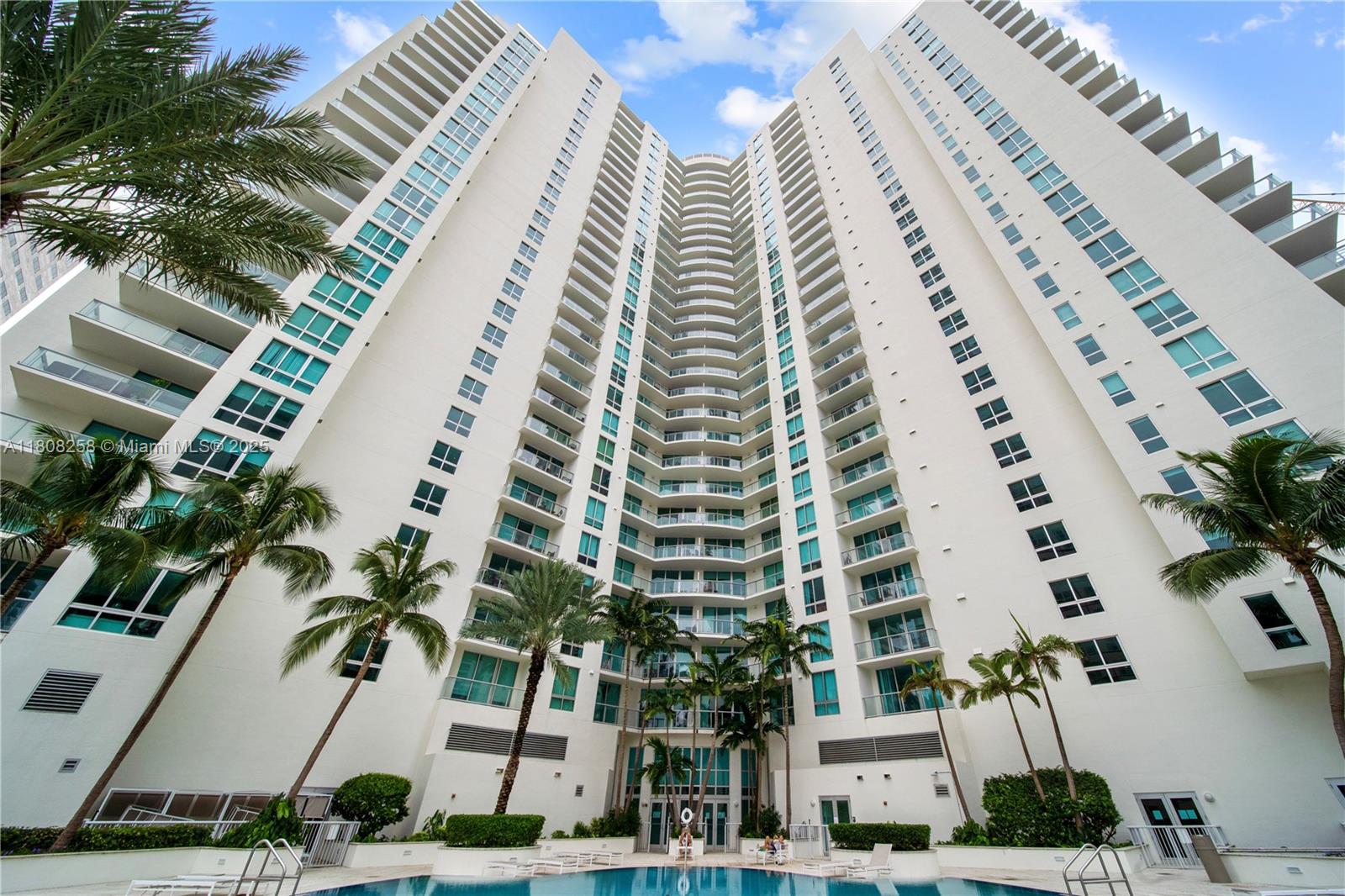 300 S Biscayne Blvd # 3605 Unit: T-3605