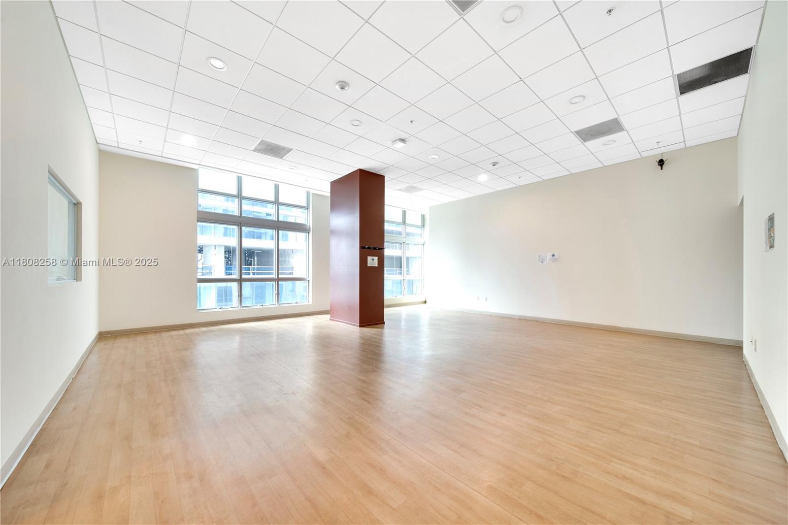 300 S Biscayne Blvd # 3605 Unit: T-3605