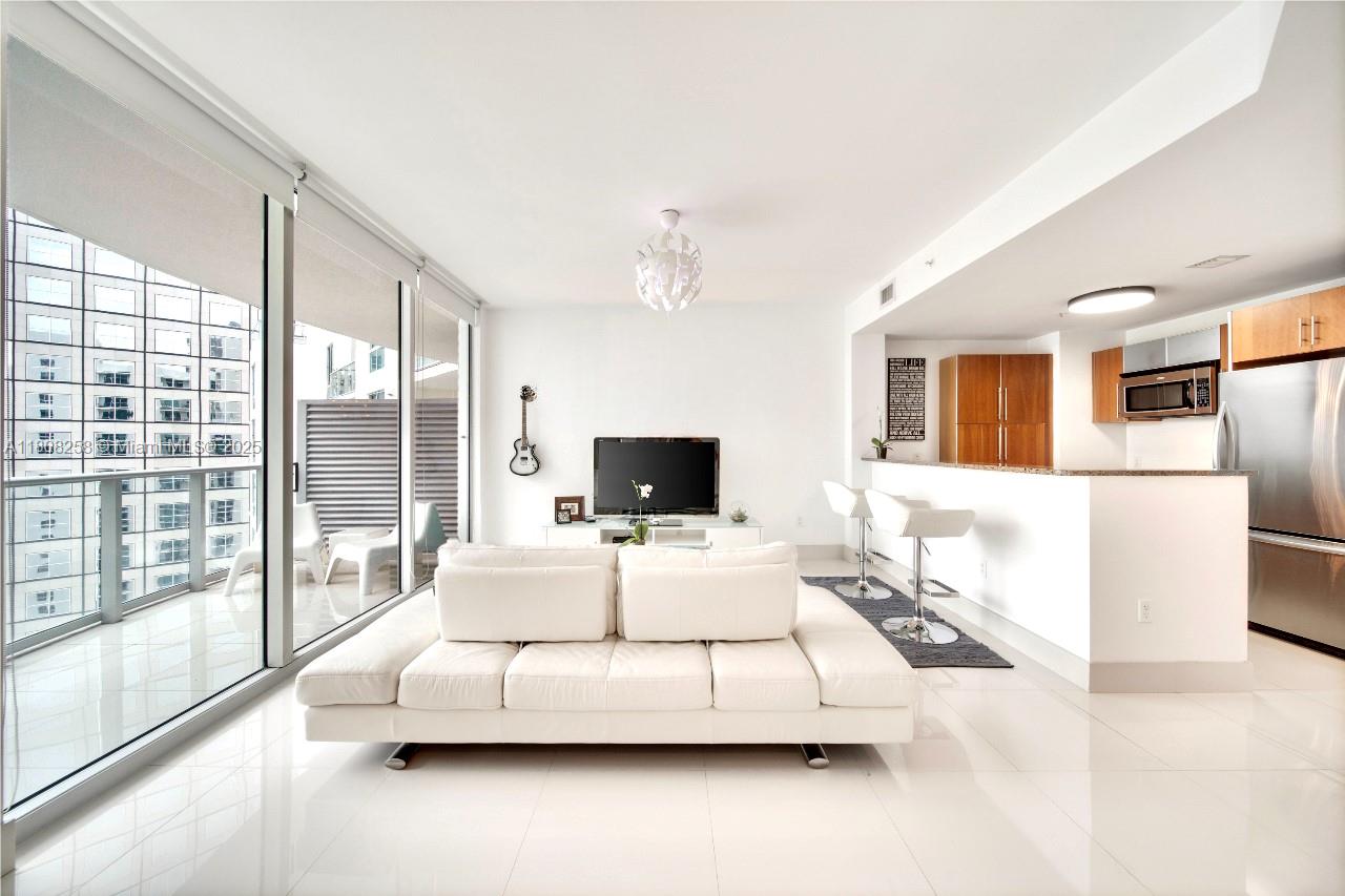 300 S Biscayne Blvd # 3605 Unit: T-3605