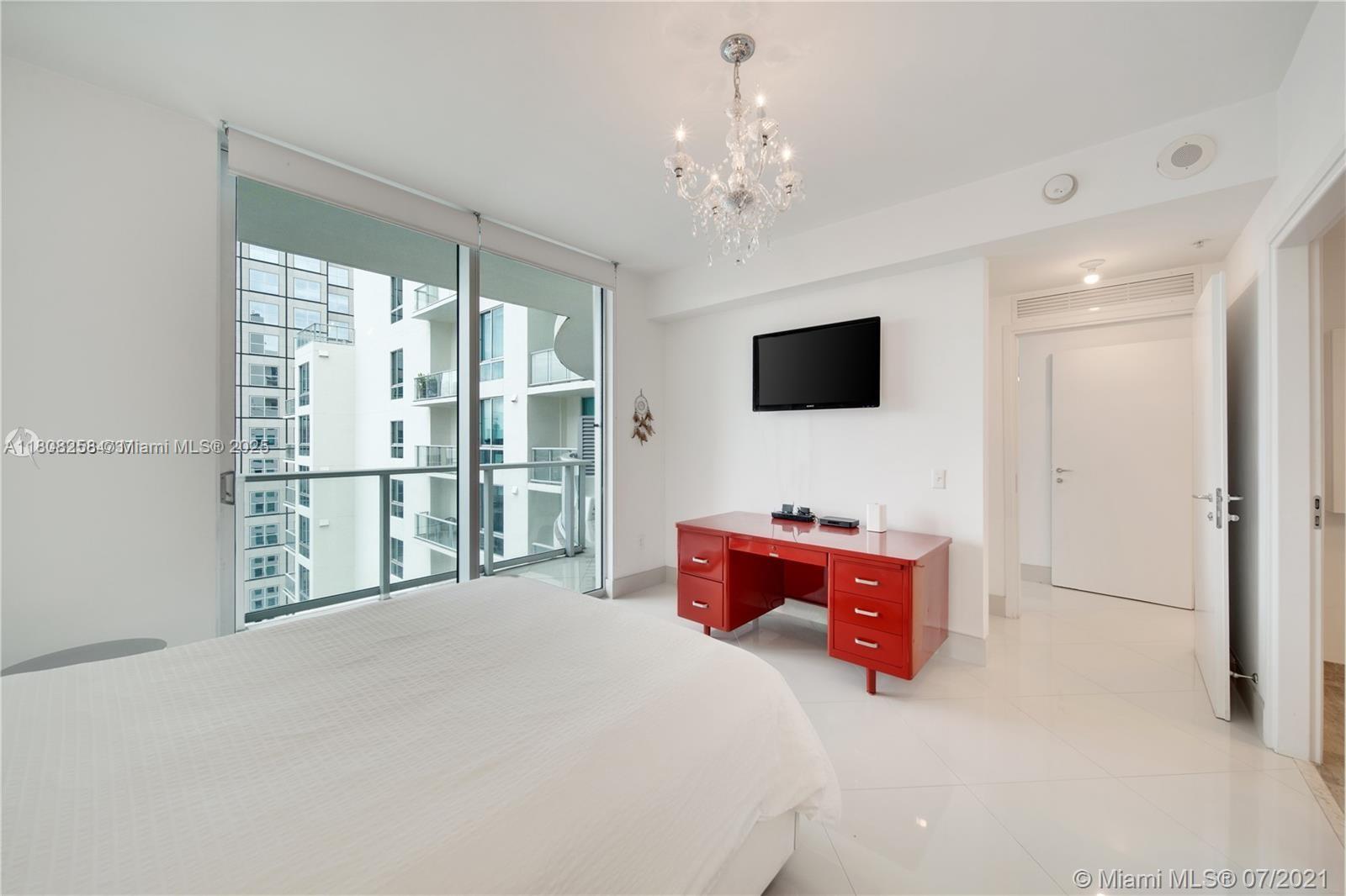 300 S Biscayne Blvd # 3605 Unit: T-3605
