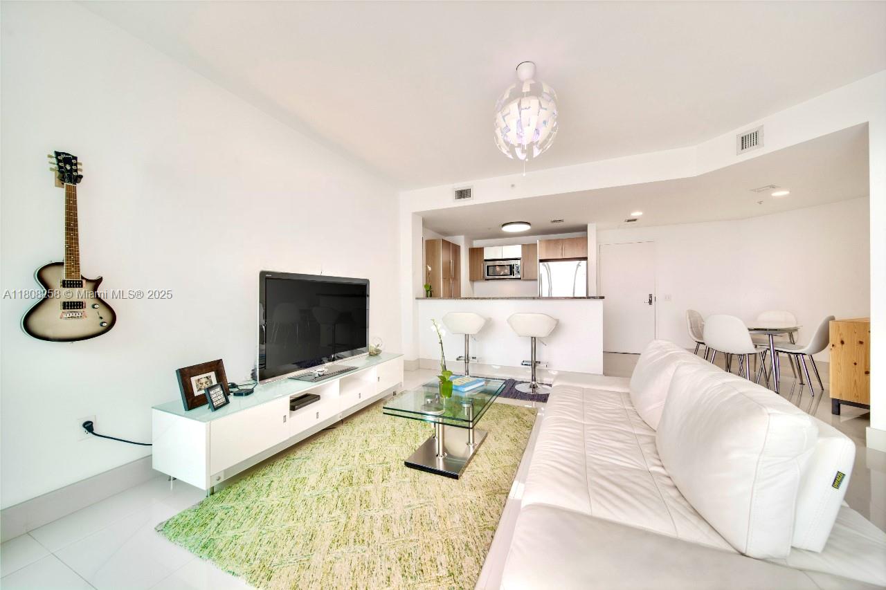 300 S Biscayne Blvd # 3605 Unit: T-3605