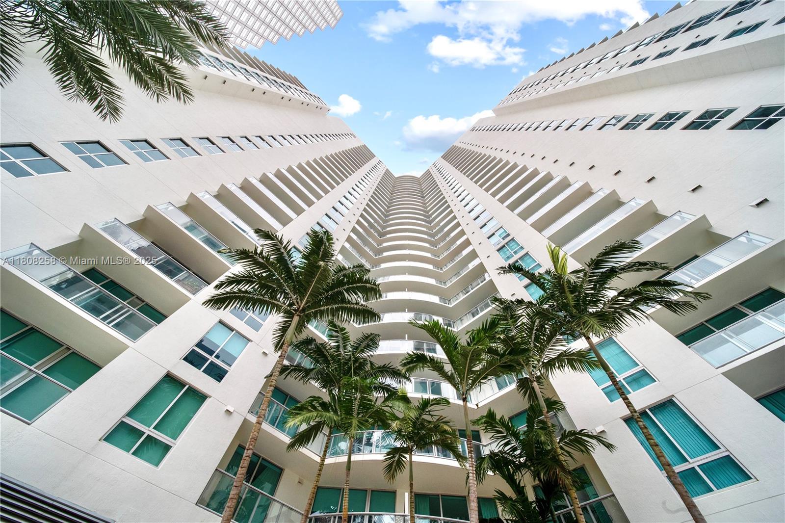 300 S Biscayne Blvd # 3605 Unit: T-3605