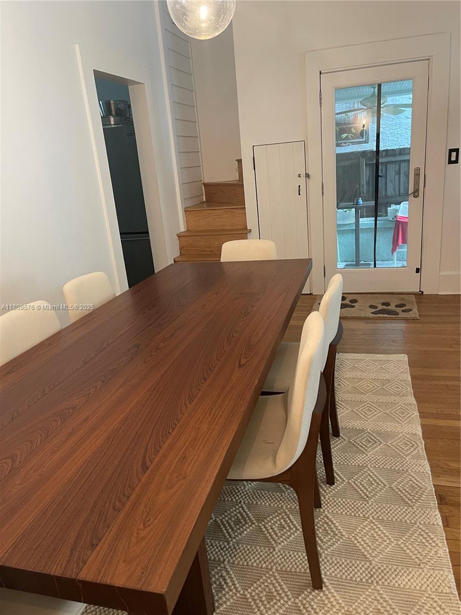 27 NE 49th St