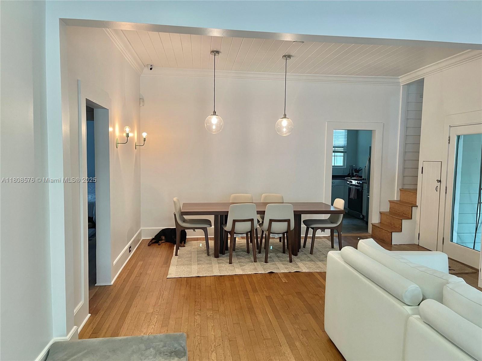 27 NE 49th St