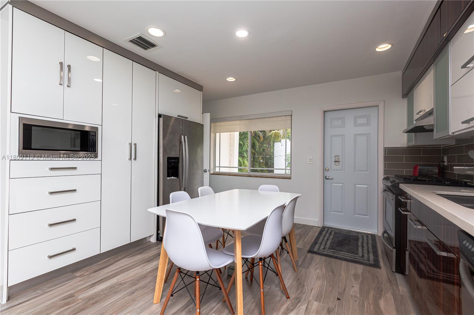 20 NW 45th St