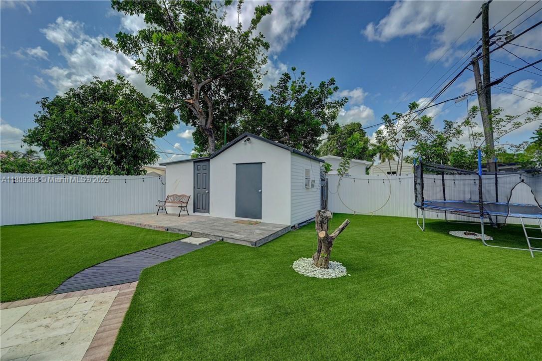 531 NW 76th Ter