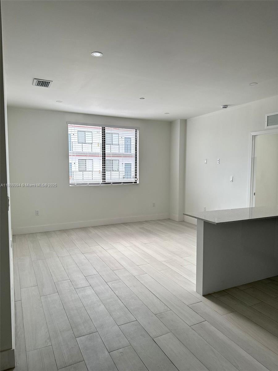 909 E 24th St # 201