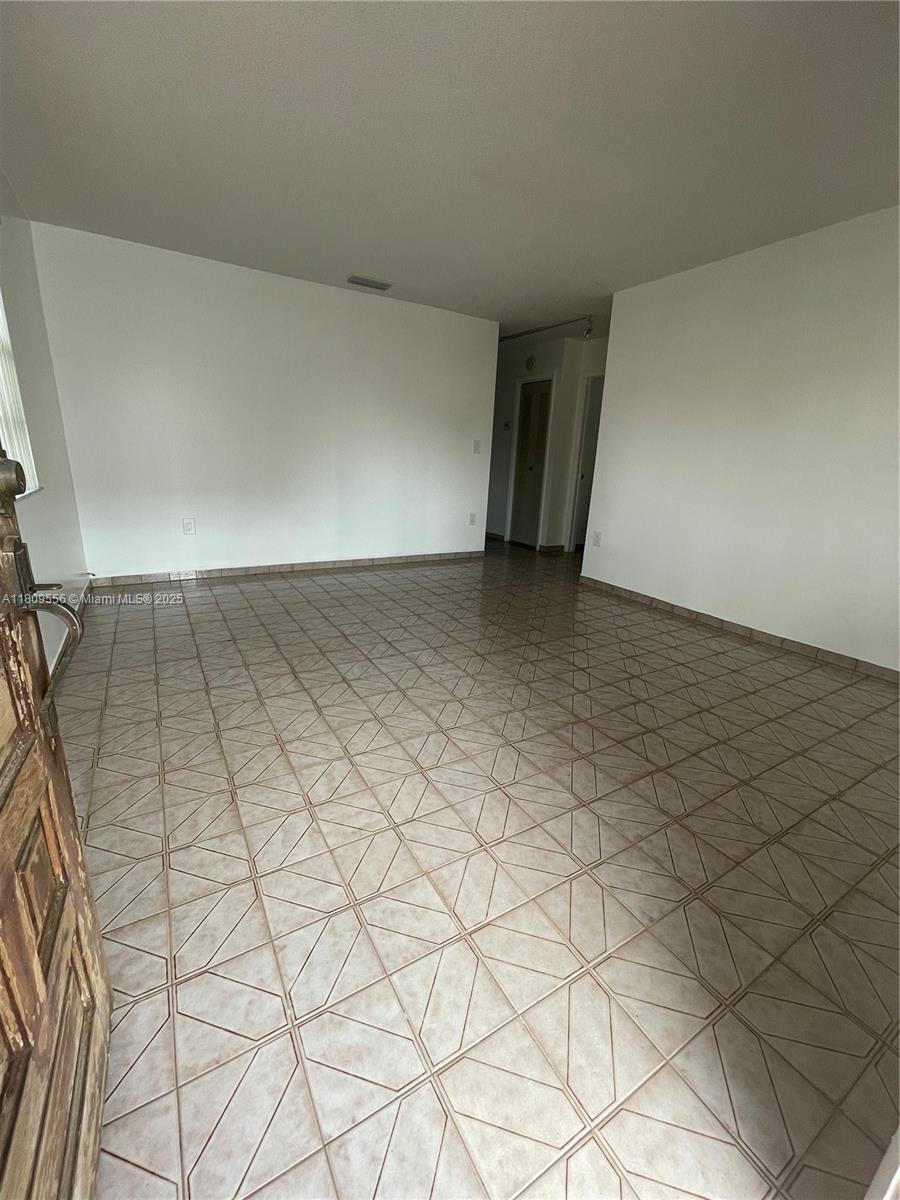 3353 SW 26th St # 3353