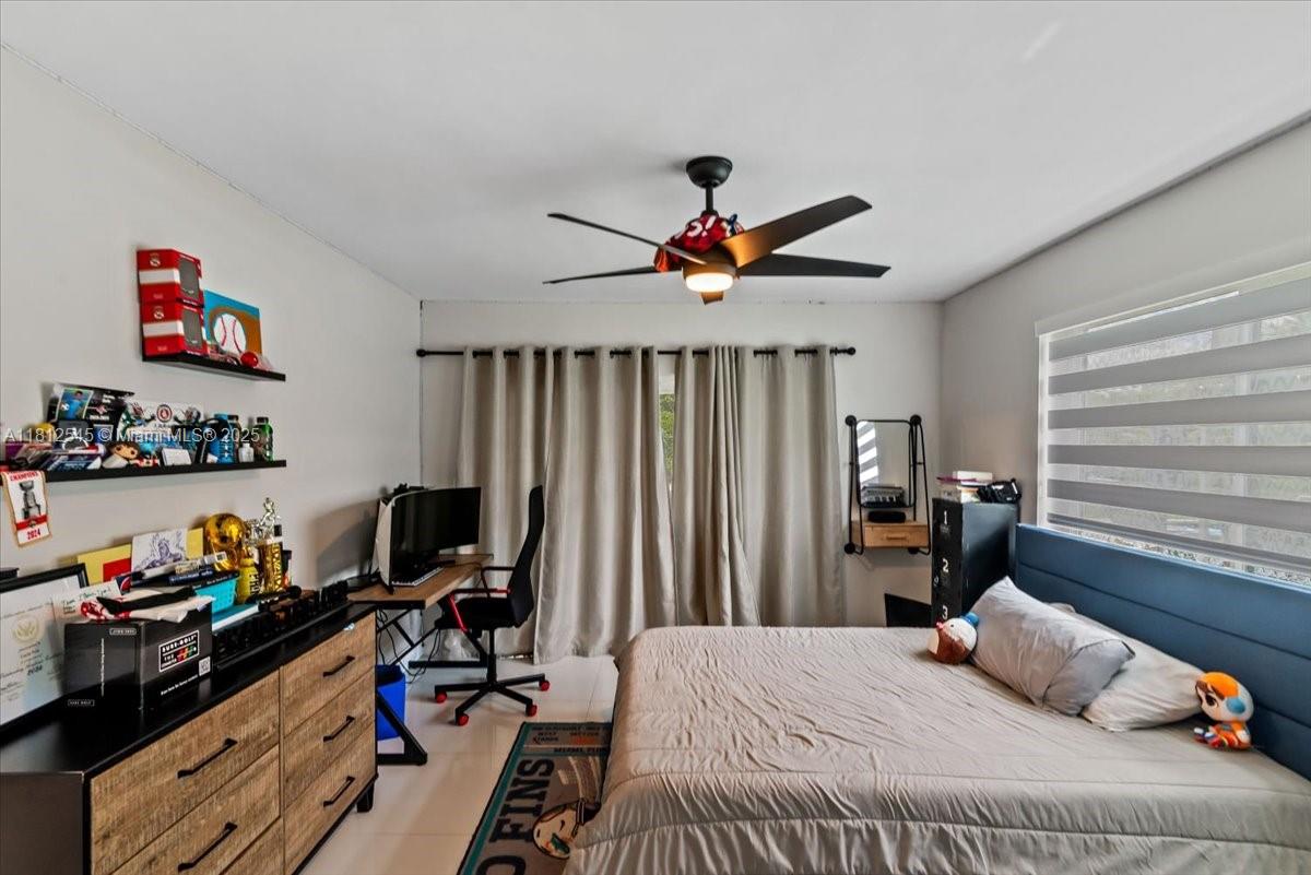 11000 NW 15th St