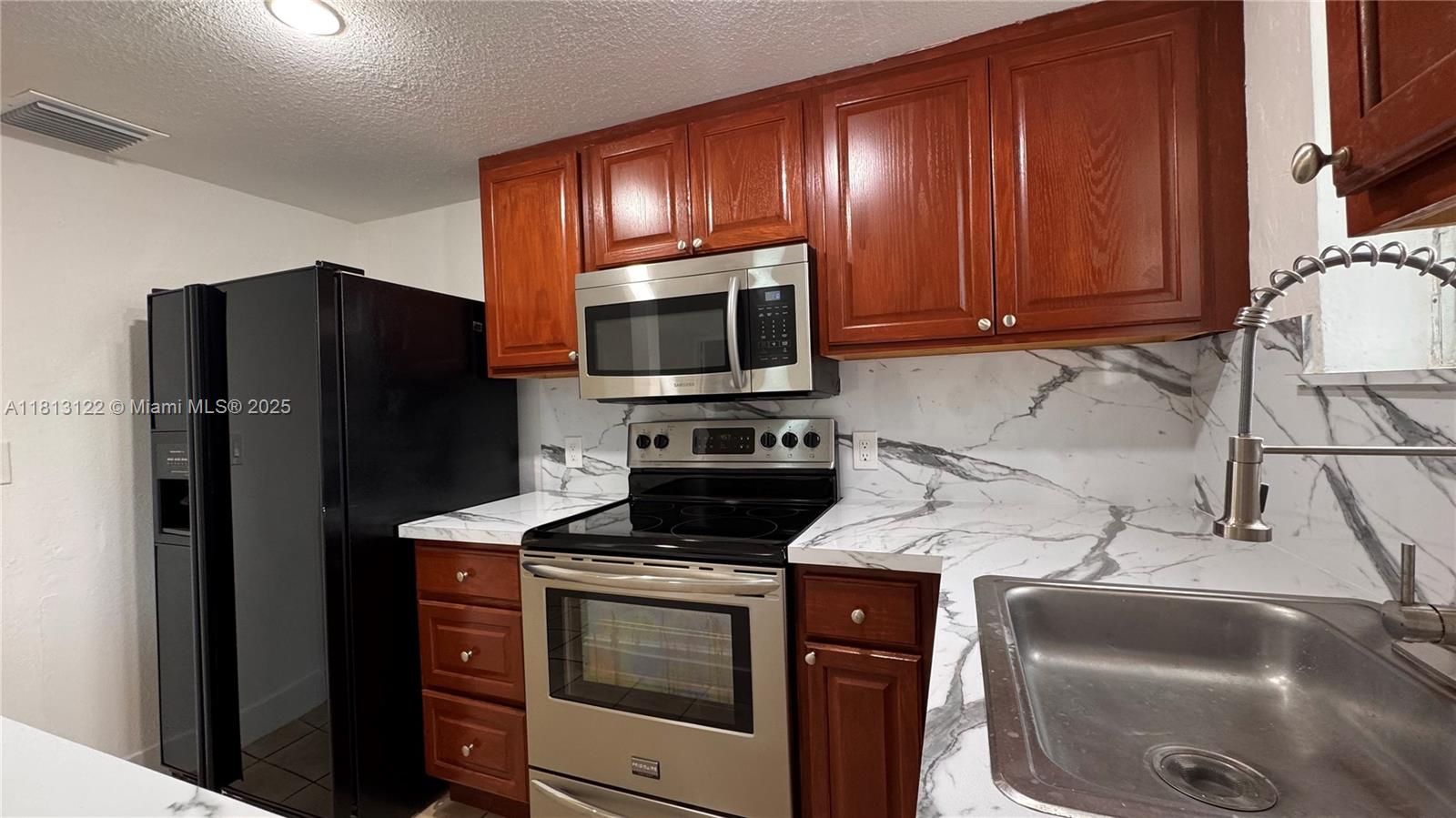 4887 NW 4th St # 4885