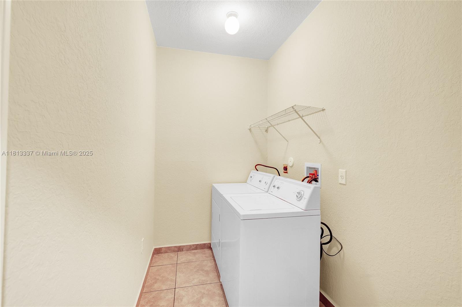 706 SE 13th Ter