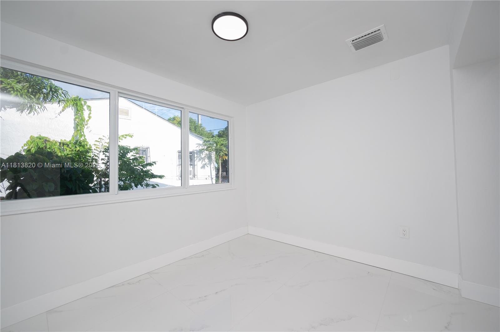 1380 NW 39th St
