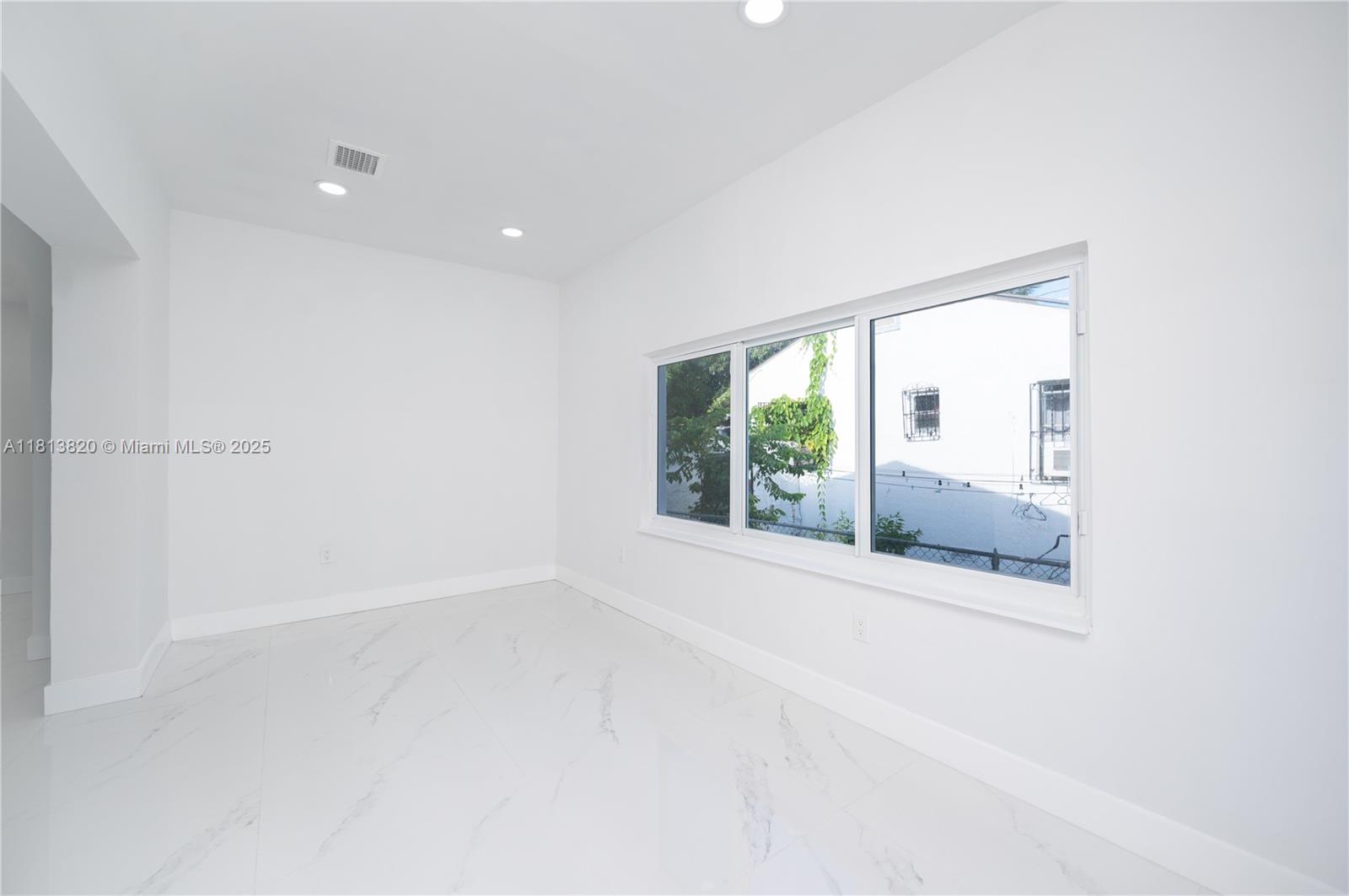 1380 NW 39th St