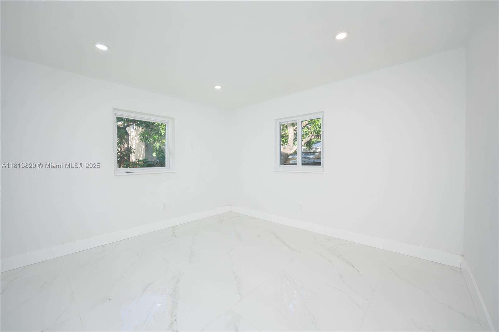1380 NW 39th St