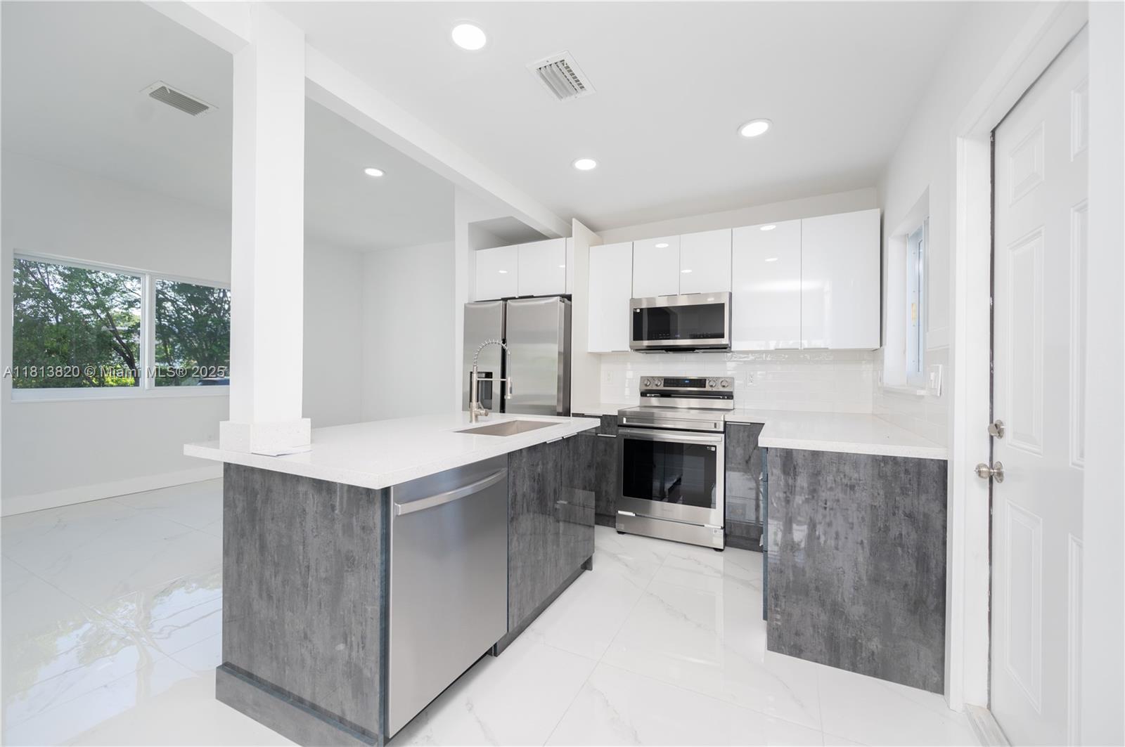1380 NW 39th St