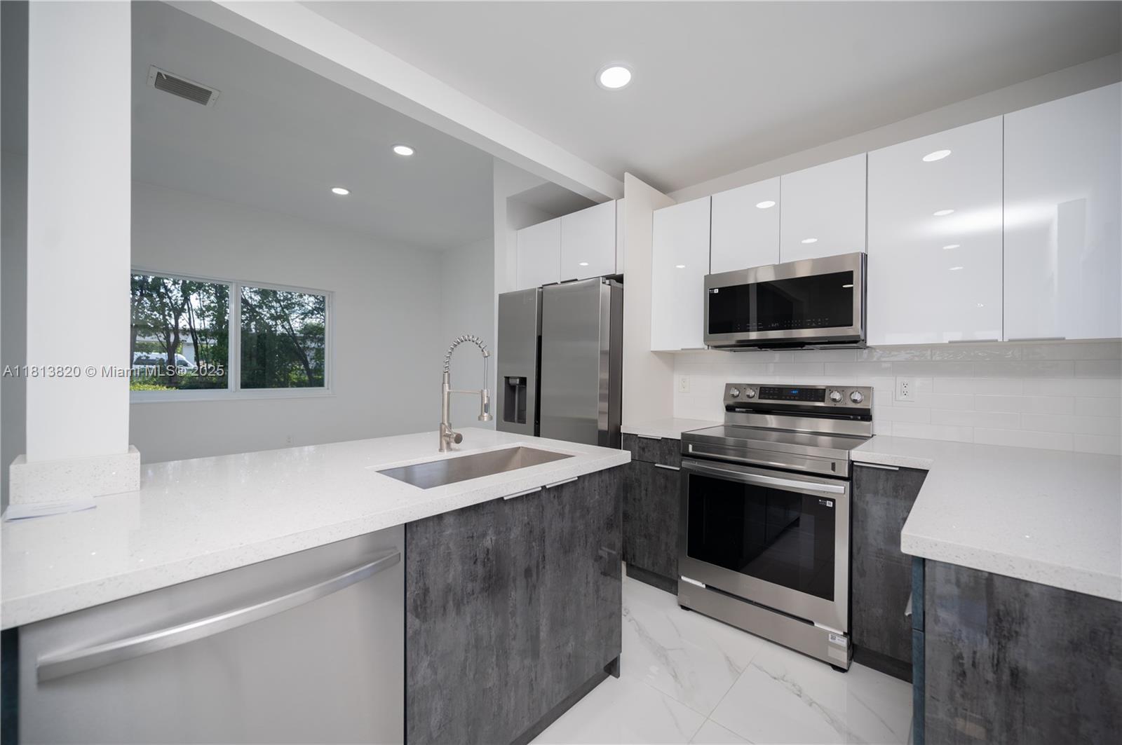 1380 NW 39th St