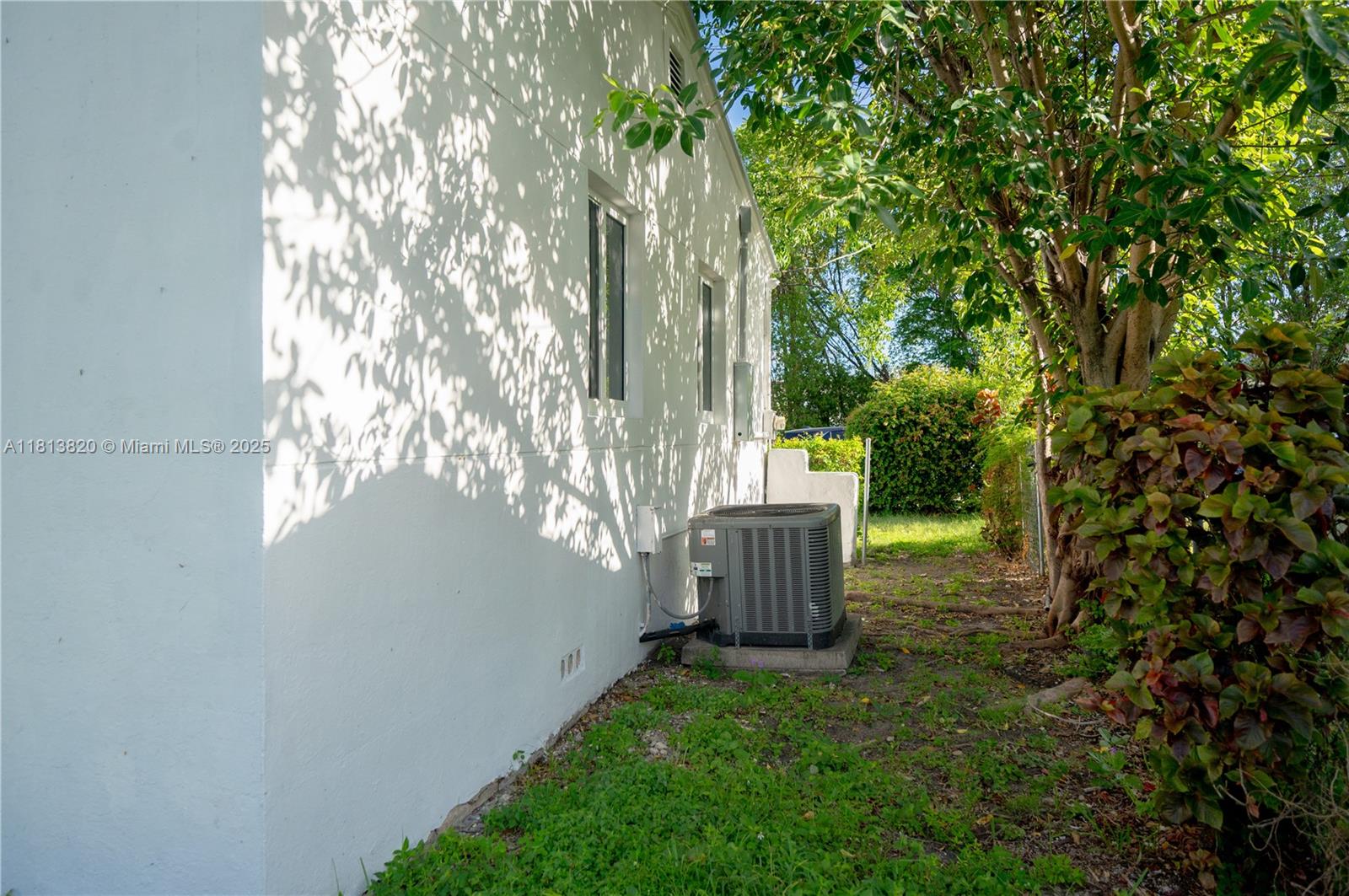 1380 NW 39th St