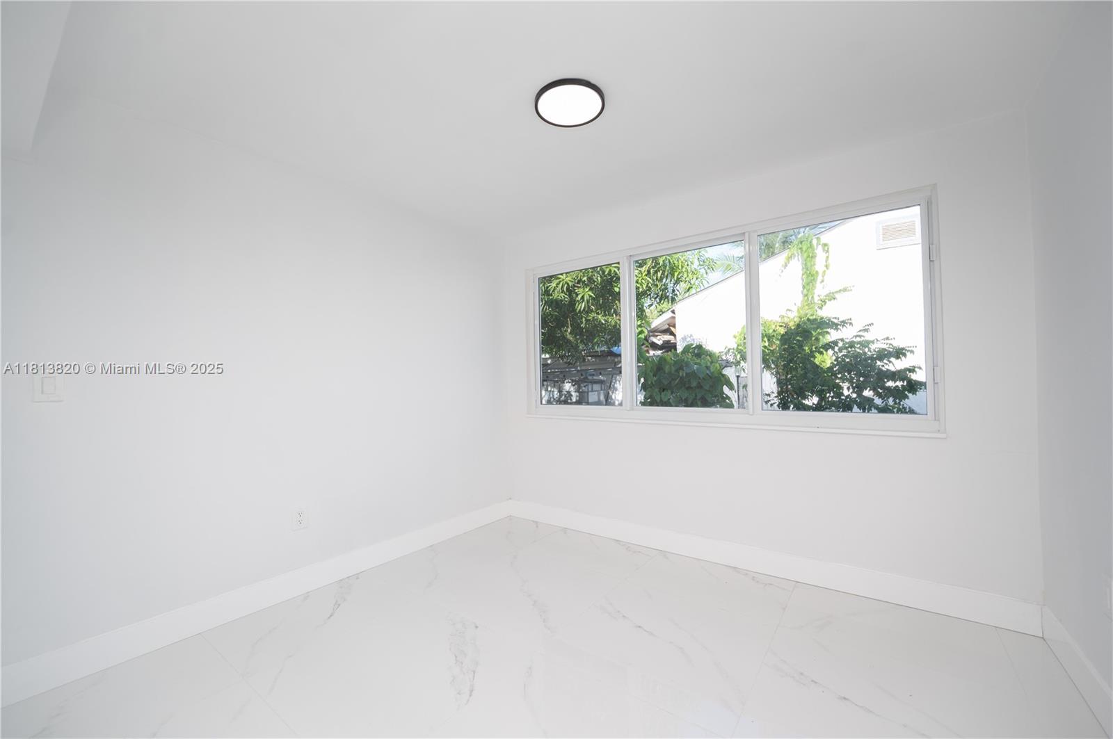 1380 NW 39th St