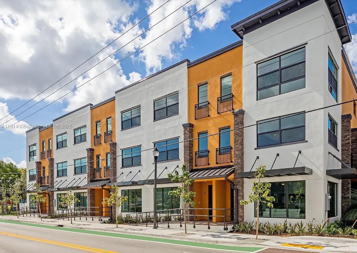 1405 N Dixie Hwy # 4