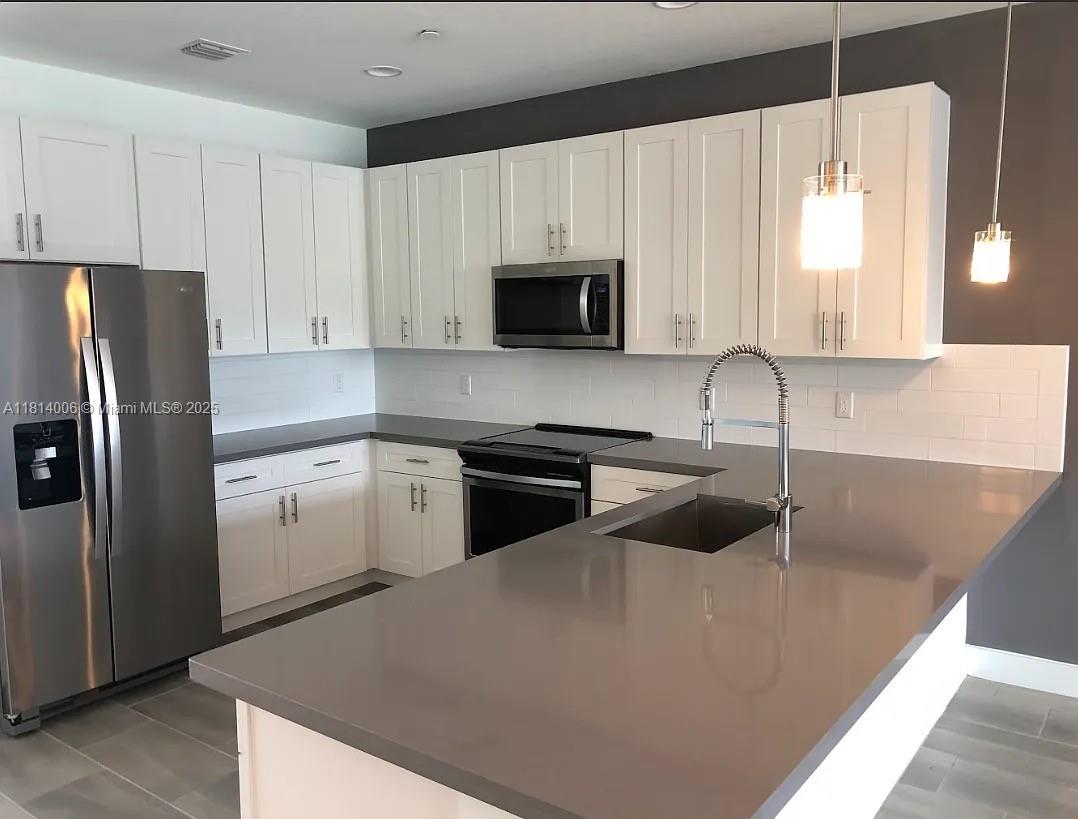 1405 N Dixie Hwy # 4