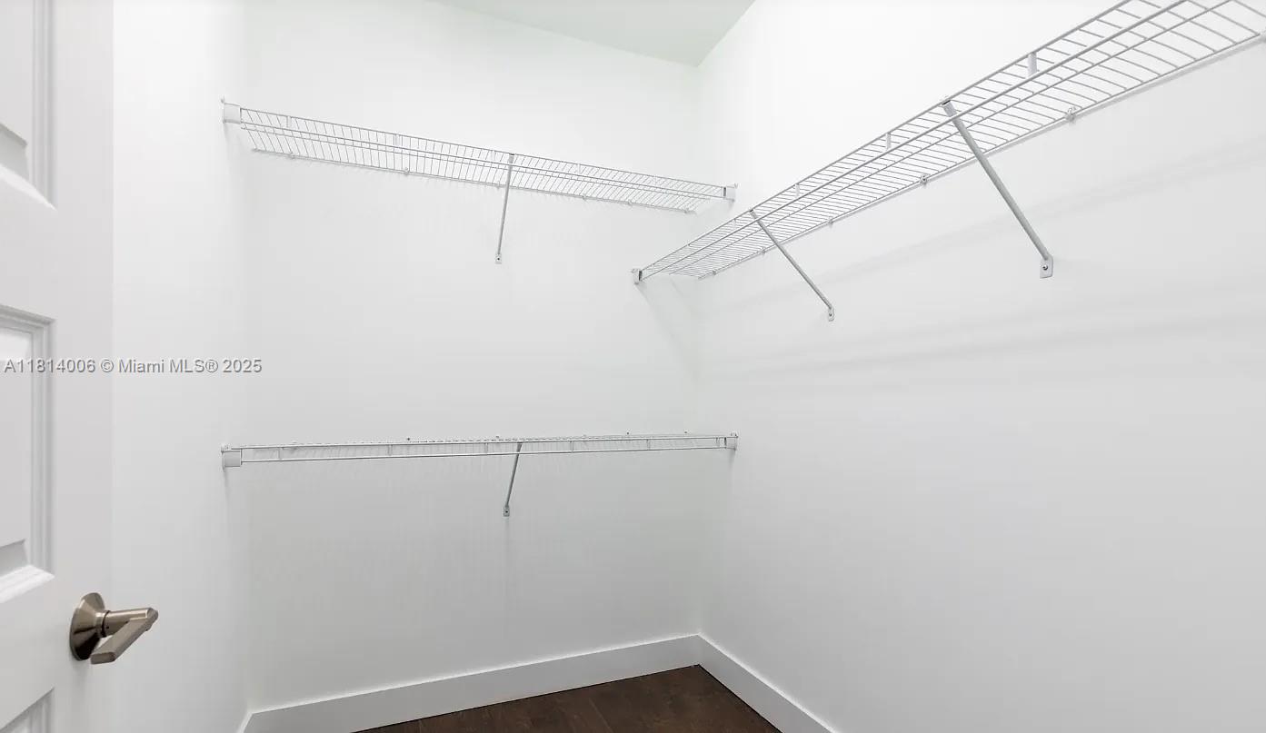 1405 N Dixie Hwy # 4