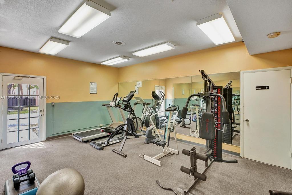 10804 N Kendall Dr # P14