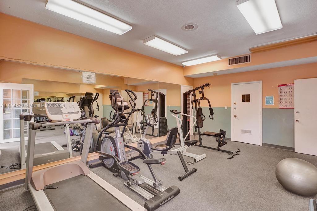 10804 N Kendall Dr # P14