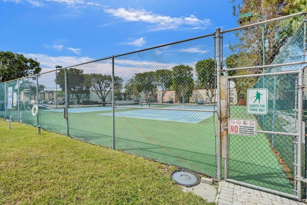 10804 N Kendall Dr # P14