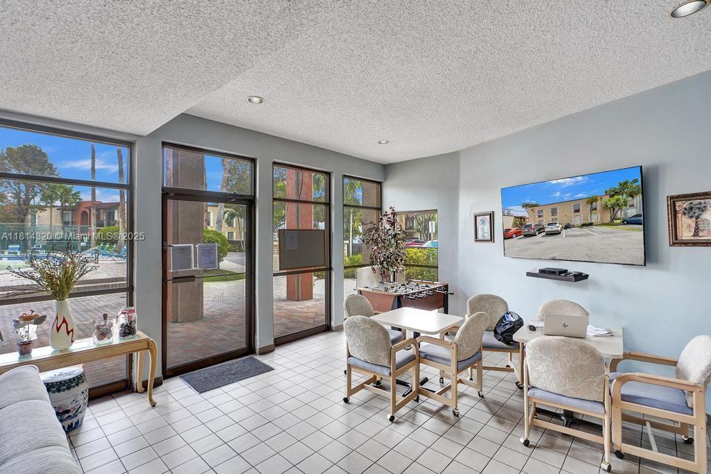 10804 N Kendall Dr # P14