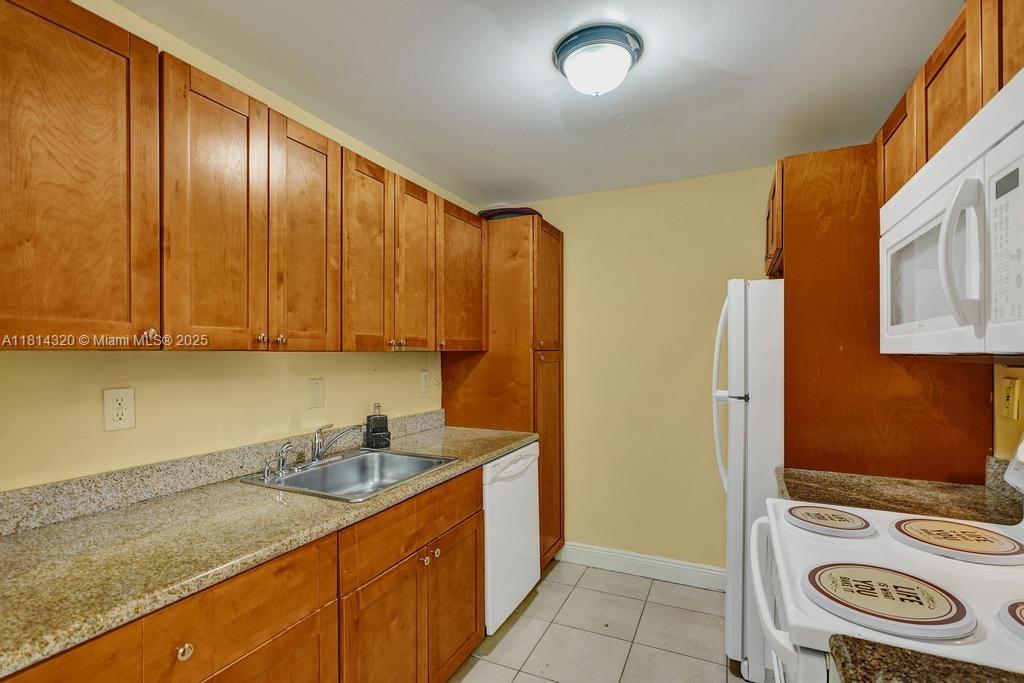 10804 N Kendall Dr # P14