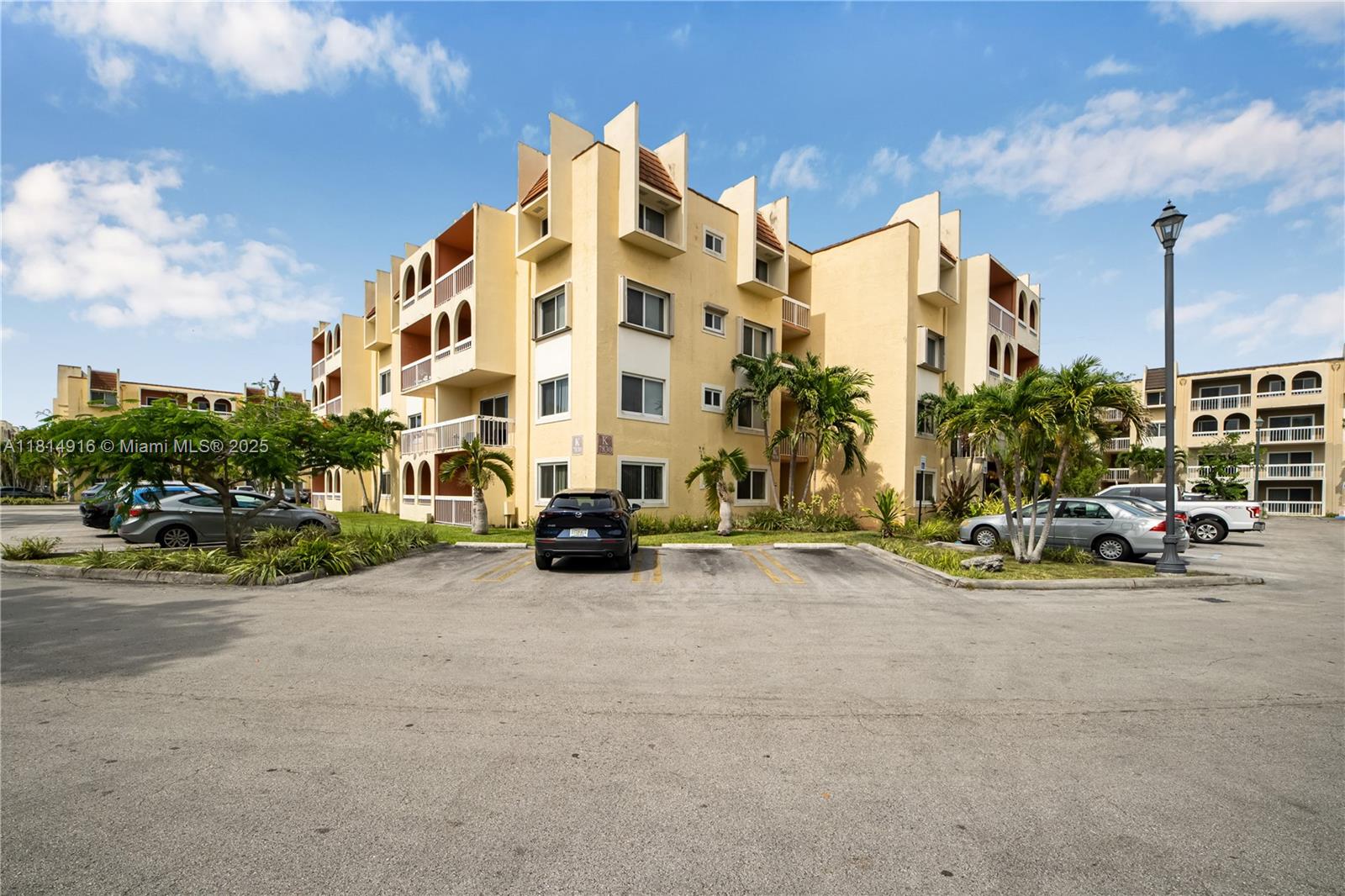 7830 Camino Real # 406 Unit: K-406