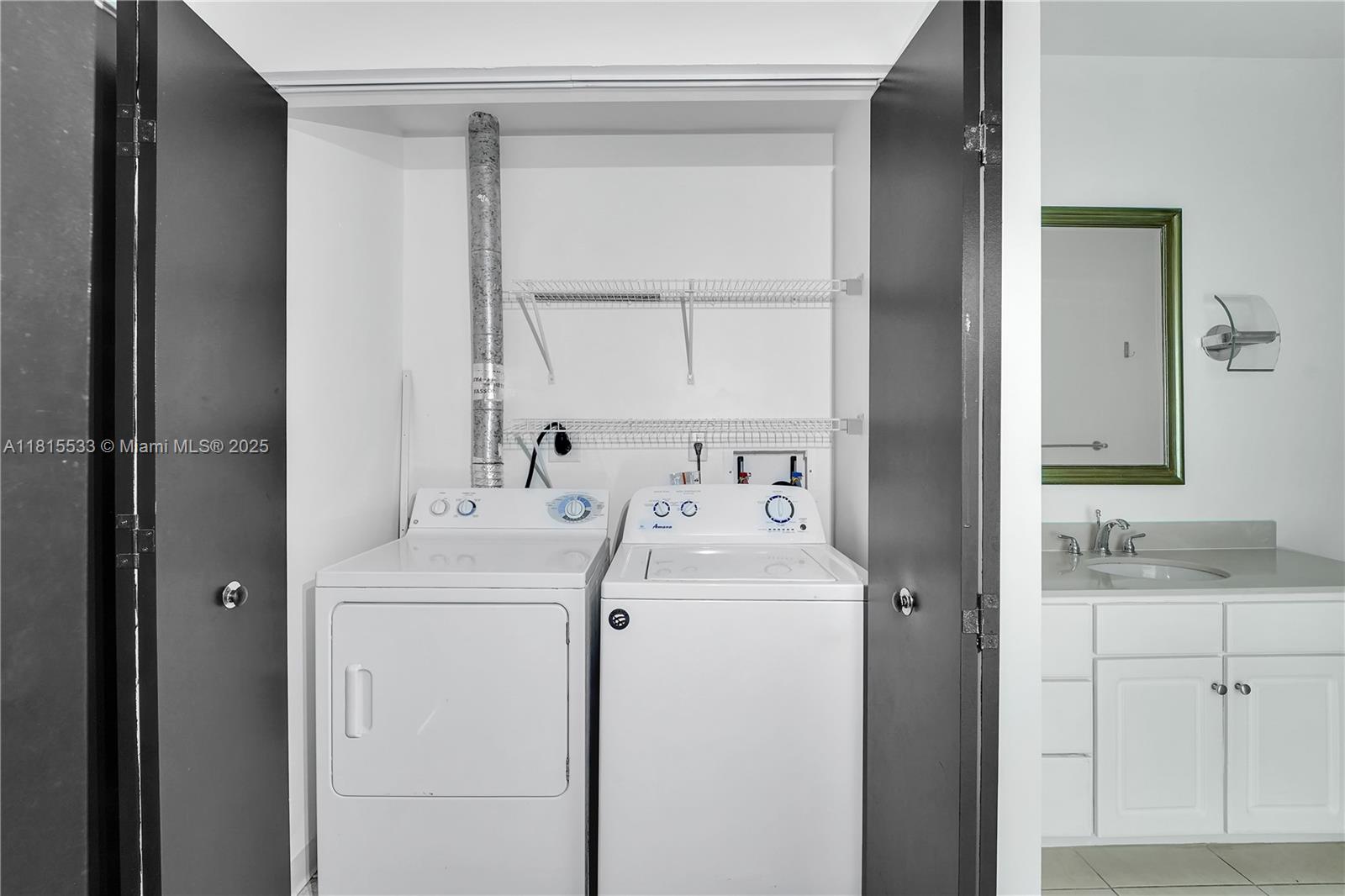 2001 Biscayne Blvd # 2305