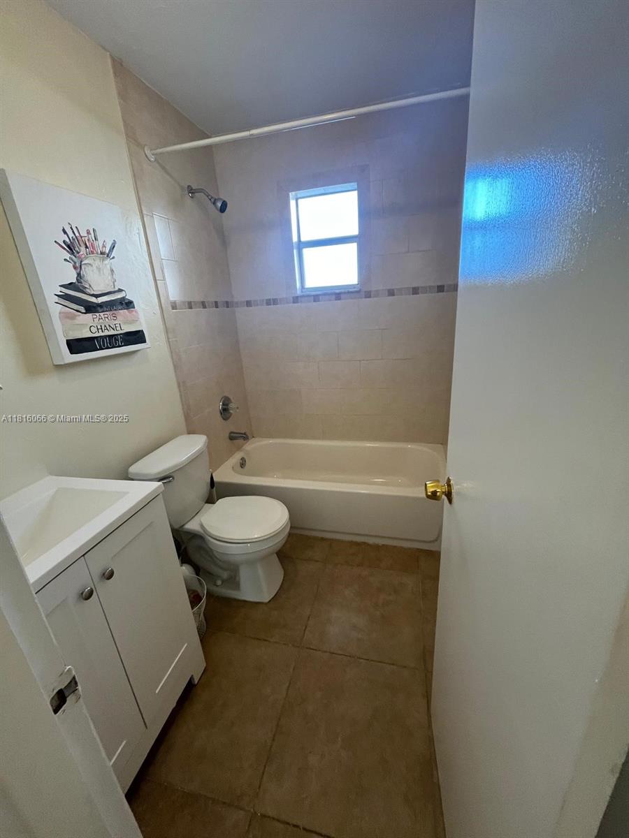 1650 S Le Jeune Rd # 204